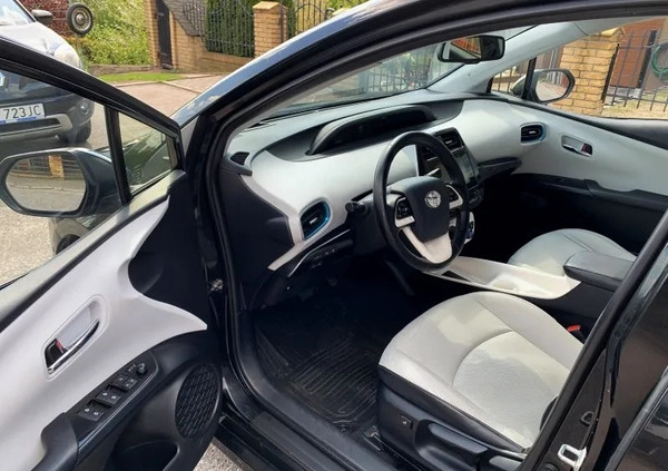Toyota Prius cena 64900 przebieg: 225000, rok produkcji 2016 z Białystok małe 631